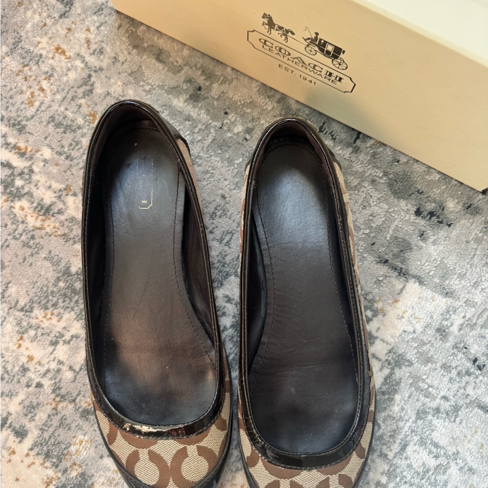 Coach Women's Black and Tan Loafers - Picture 3 of 7